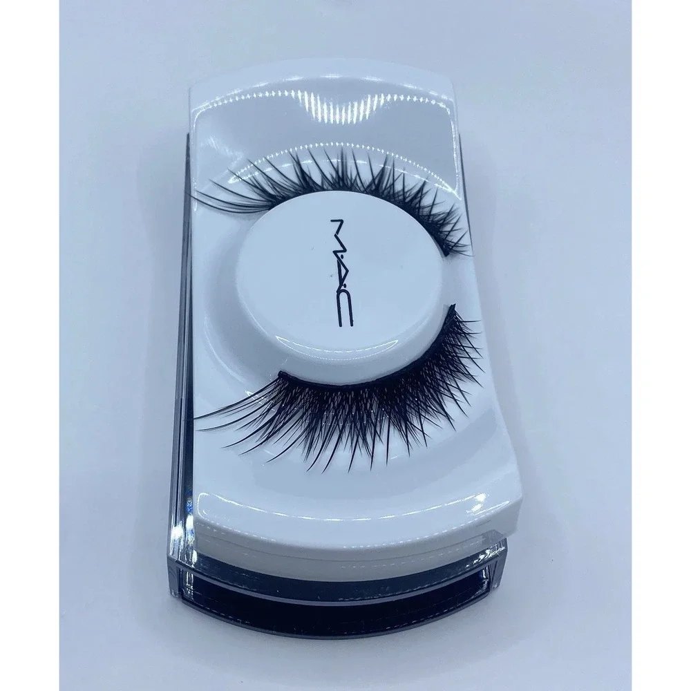 MAC COSMETICS #70 False Eyelashes New